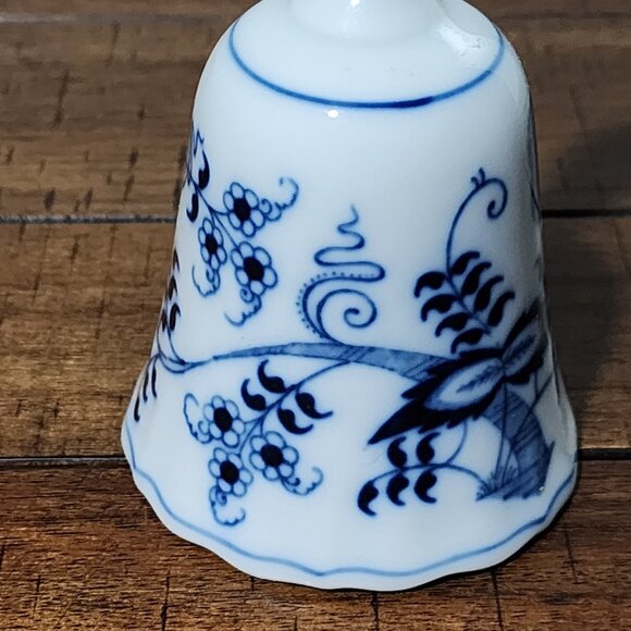 Vintage Blue Danube Japan Porcelain Dinner Bell Blue and White Floral Design - Picture 3 of 9